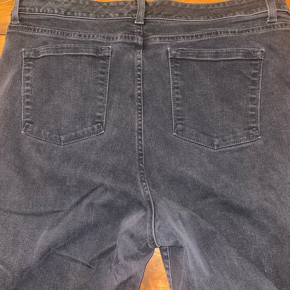 LL Bean Classic Fit Super High Rise Black Denim Mom Jeans - Picture 6 of 7